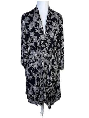 Soma Kimono Robe Black Floral romantic cooling fabric Tie Waist Pocket Soft S/M